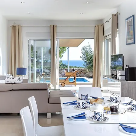 Moderna Family Friendly *