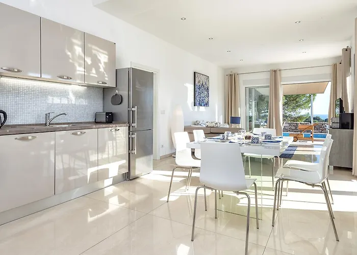 Moderna Family Friendly * Hvar Town