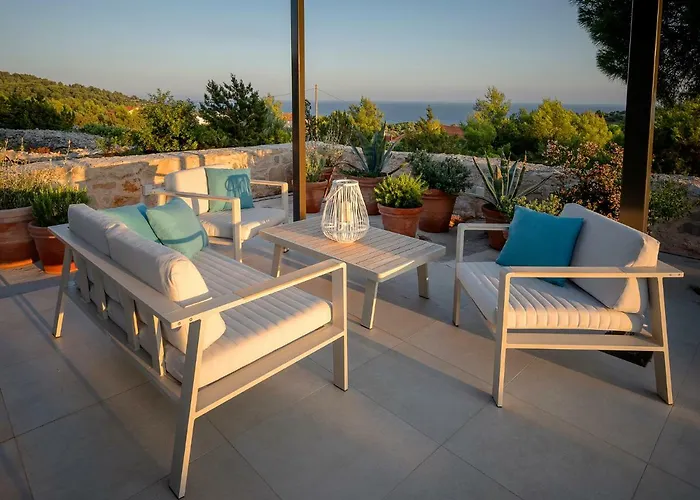 Villa Moderna Family Friendly Hvar Town