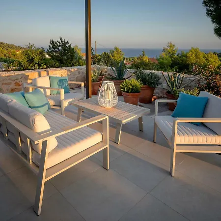 Vila Moderna Family Friendly Hvar Town