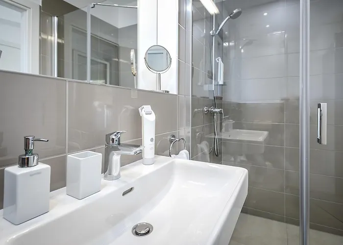 Moderna Family Friendly フヴァル