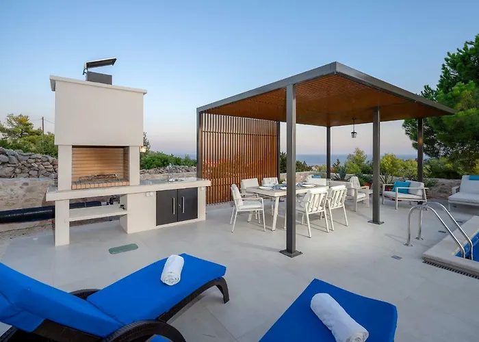 Moderna Family Friendly フヴァル