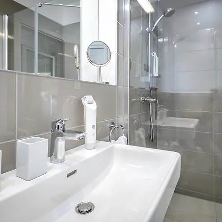 Moderna Family Friendly هفار