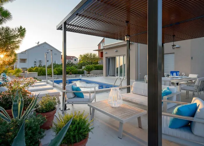 Villa Moderna Family Friendly Hvar Town